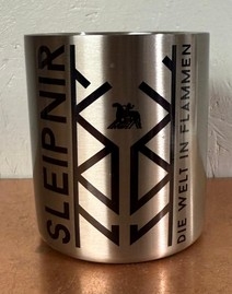 Edelstahltasse mit Karabinerhakengriff - Sleipnir - Die Welt in Flammen - Motiv 2 Edelstahltasse mit Karabinerhakengriff - Sleipnir - Die Welt in Flammen - Motiv 2